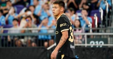 OFICIAL: Claudio Echeverri já se encontra na Luz