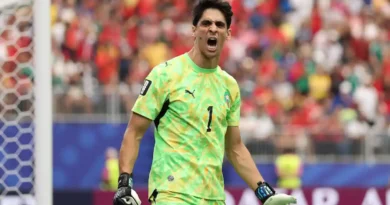 Yassine Bono assina pelo Sporting